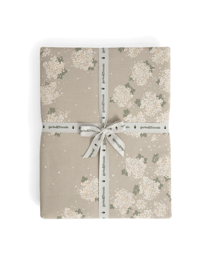 Garbo & Friends Fitted Sheet - Percale 60x120 / Dogwood - Hola BB