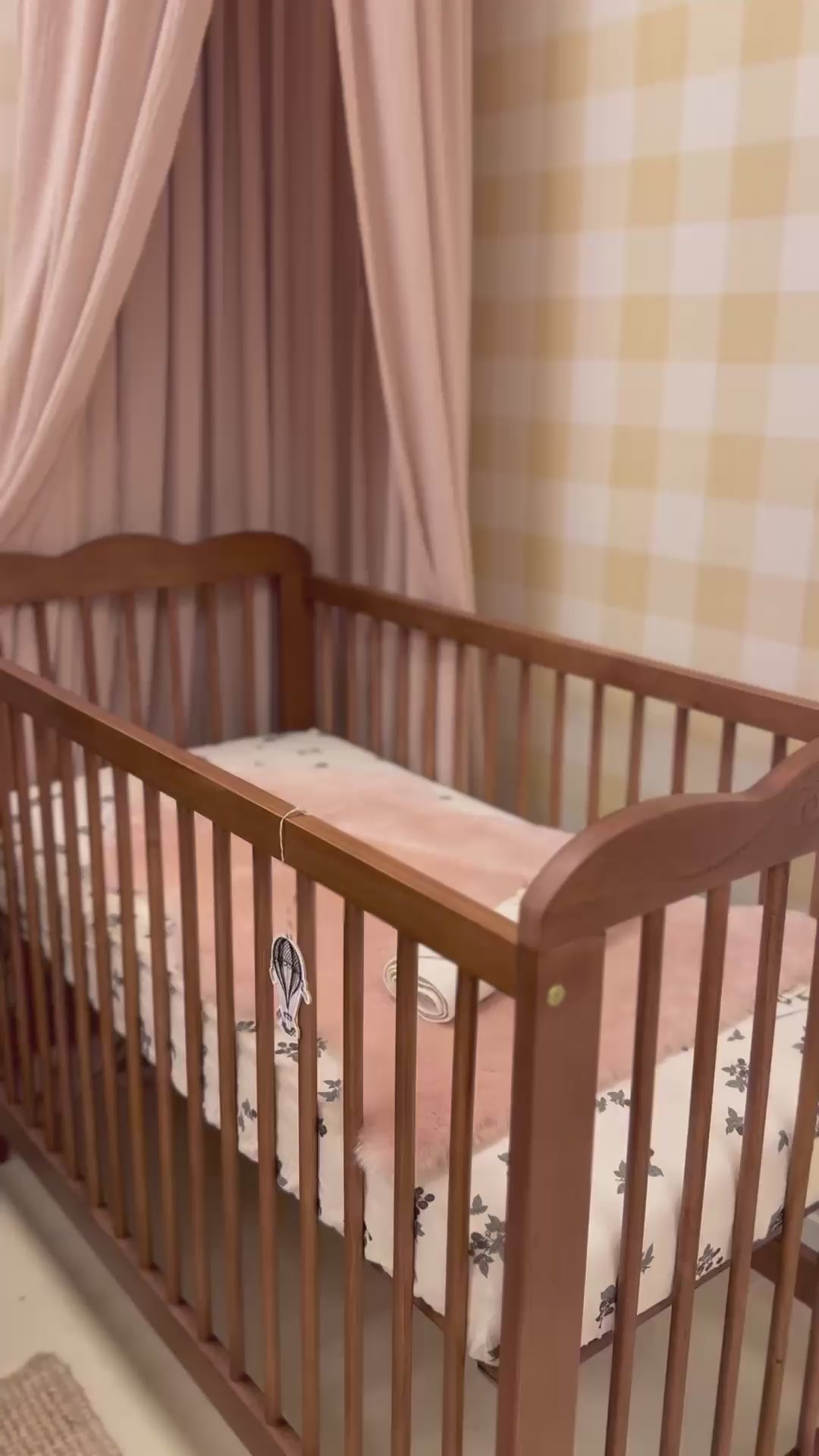 Rose Vintage Cot