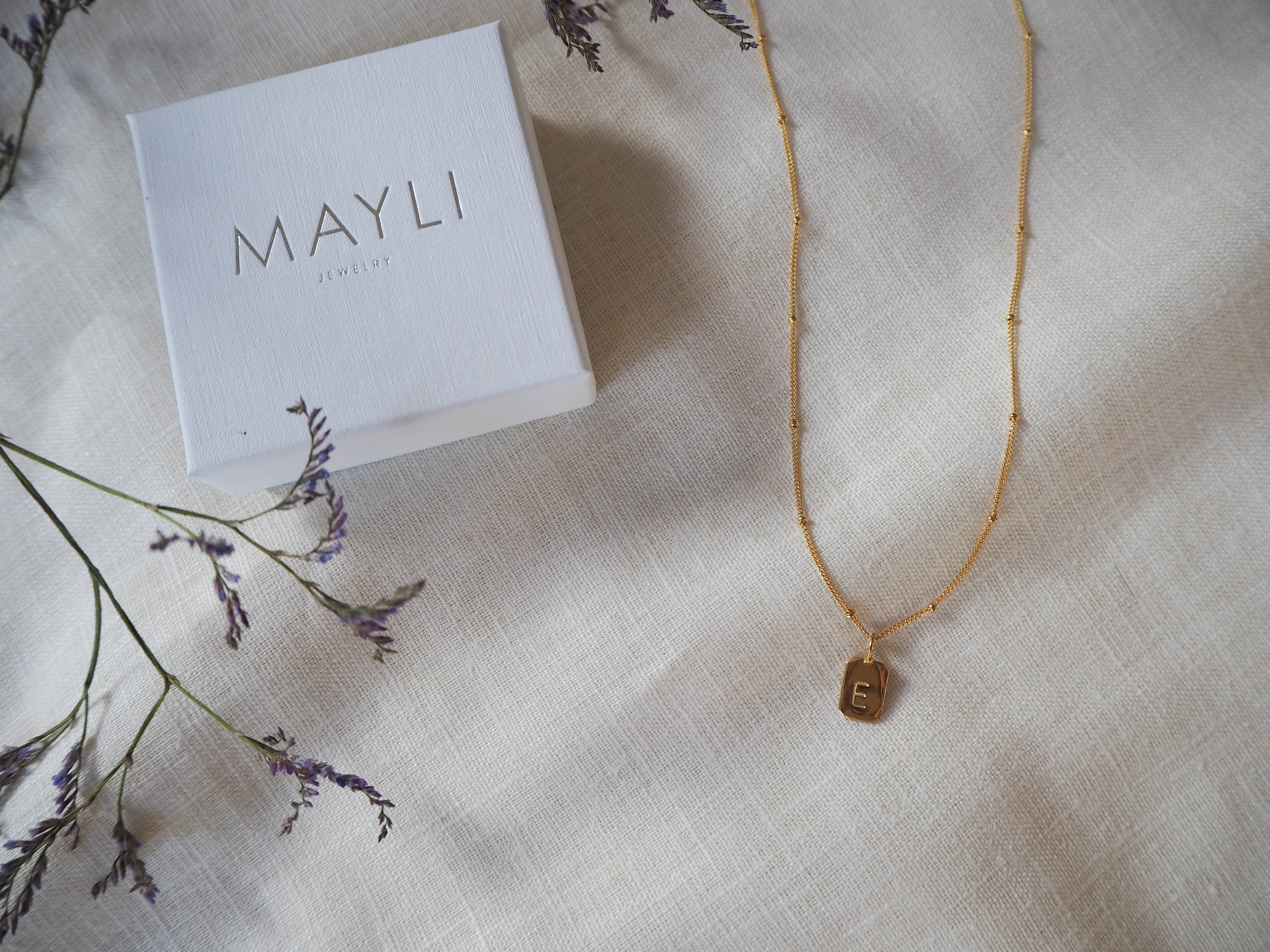 MAYLI Gold initial Pendant  - Hola BB